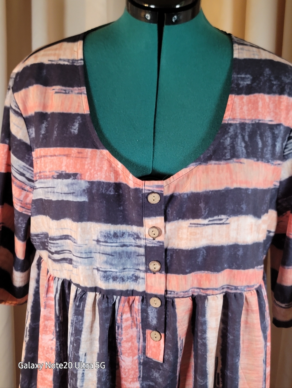 0956. Women's XXL ~ Easy Wear ~ Easy Care ~ In Seam Pockets ~ Empire Waist ~